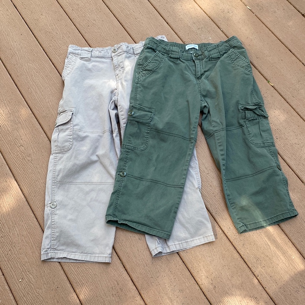 2️⃣ pairs Women’s Capris